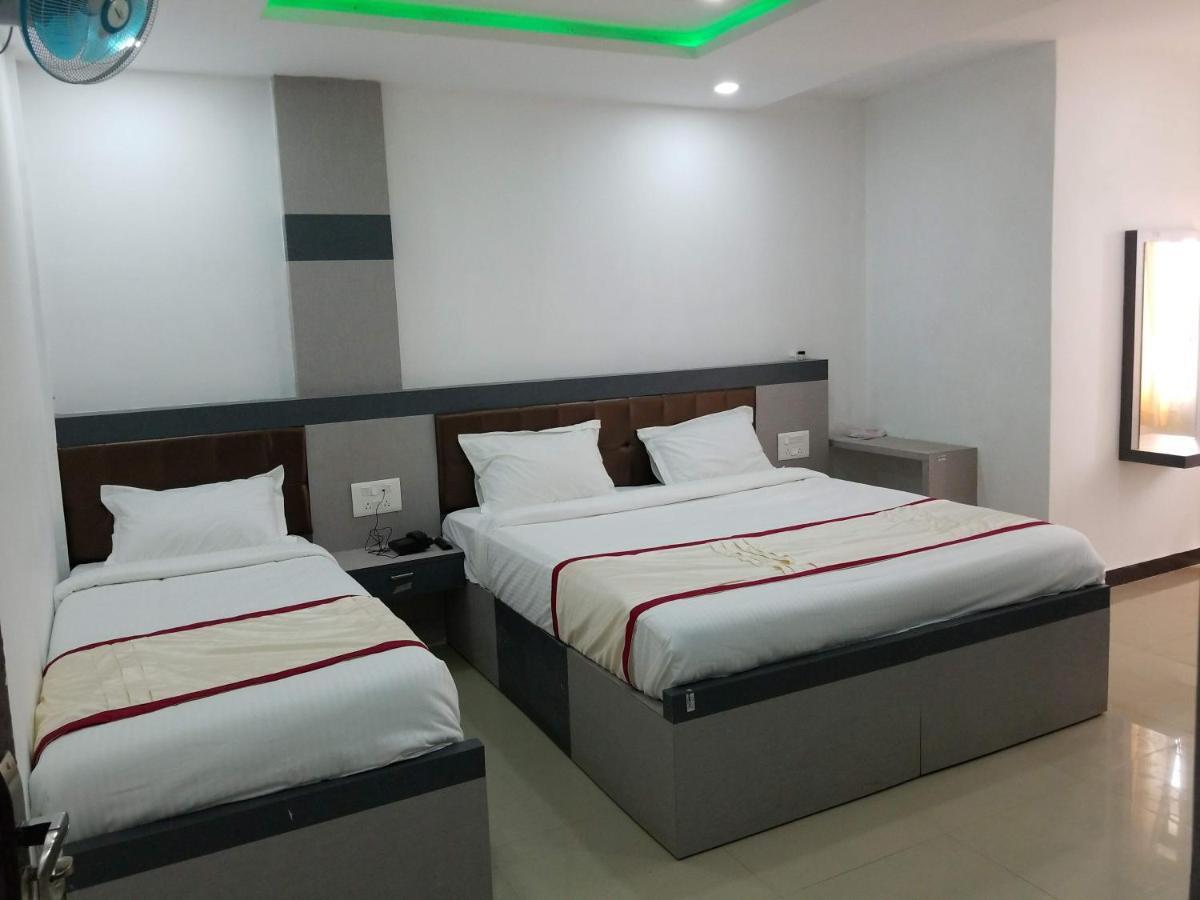 Hotel Shawrya The Grand Madikeri Exteriör bild