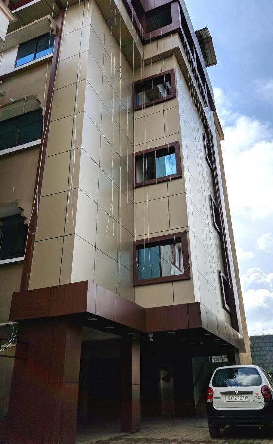 Hotel Shawrya The Grand Madikeri Exteriör bild